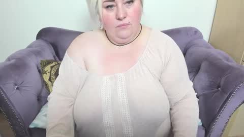 fashiona online show from October 28, 2025, 12:25 am