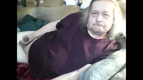 Snapshot of fasteddysex chatting on March 10, 2025, 7:18 pm HoneyCumJuice4U online show from March 10, 2025, 7:18 pm