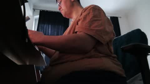 Snapshot of fat_bubble chatting on February 3, 2026, 3:50 pm Fat Bernd online show from February 3, 2026, 3:50 pm