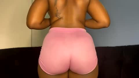 Winnie online show from December 1, 2024, 5:24 pm