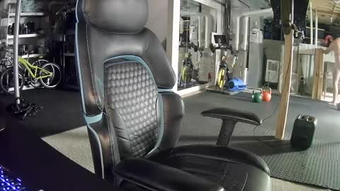 fatdick4u2c81 online show from October 3, 2025, 3:42 pm