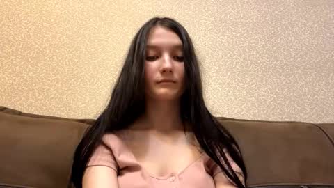 Aurora 18yo online show from February 6, 2026, 9:45 am