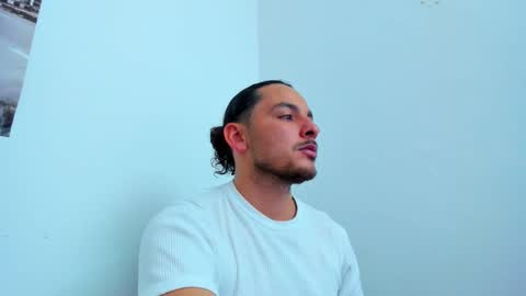 favid95 online show from April 21, 2026, 1:42 am