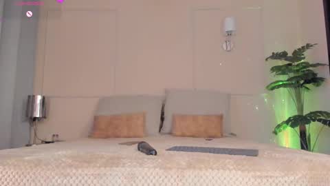 welcome to my world  online show from October 2, 2025, 12:17 am