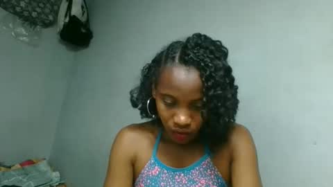 fayence09 online show from September 22, 2025, 3:03 pm