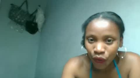 fayence09 online show from September 24, 2025, 5:44 am