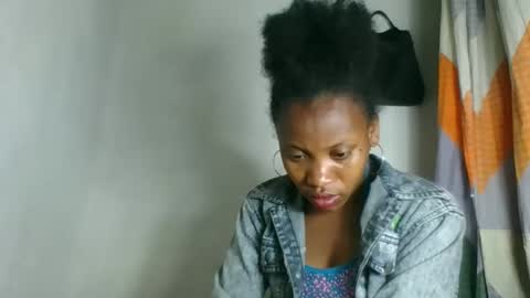 fayence09 online show from October 14, 2025, 12:00 am