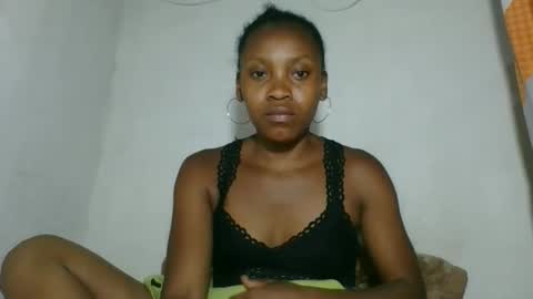 fayence09 online show from November 17, 2025, 6:03 pm