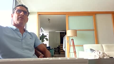 Snapshot of fdavoudi chatting on September 10, 2025, 9:15 pm Miami Persian online show from September 10, 2025, 9:15 pm