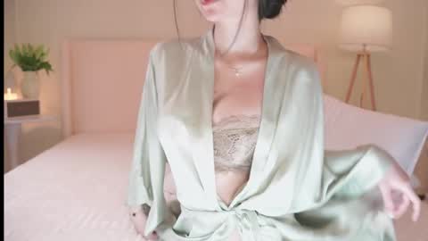 Snapshot of feel_me_00 chatting on January 11, 2026, 11:32 pm feel_me_00 online show from January 11, 2026, 11:32 pm