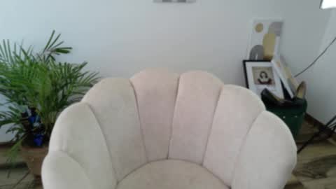 Feelena online show from October 15, 2025, 5:46 pm