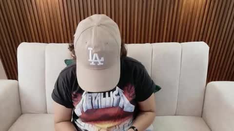 Feelena online show from February 13, 2026, 4:36 pm