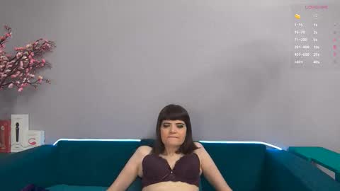 Laura online show from September 17, 2025, 3:19 am