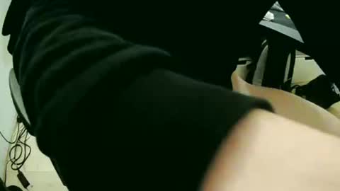 feetlover7878 online show from January 8, 2025, 9:55 pm