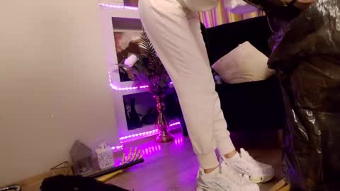 FeetVibe online show from October 18, 2025, 11:33 am