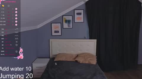 Milena online show from November 21, 2025, 10:14 am