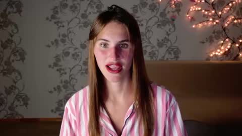 Snapshot of felicia_lav chatting on July 4, 2026, 7:09 pm Frida online show from July 4, 2026, 7:09 pm
