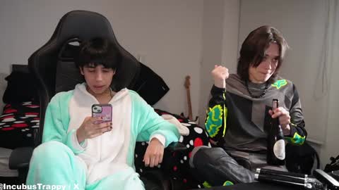 felix0420 online show from December 28, 2024, 4:30 am