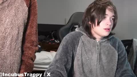 felix0420 online show from December 31, 2024, 7:10 am