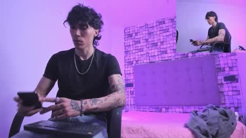 Felix  online show from September 27, 2025, 7:52 pm