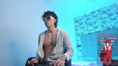 Felix  online show from October 1, 2025, 7:53 pm