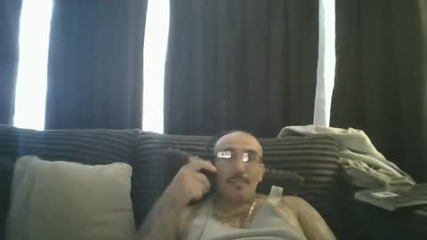 felixrlarios25 online show from May 8, 2026, 6:35 pm