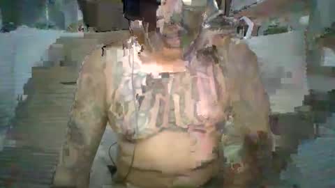 felixrlarios25 online show from May 21, 2026, 11:23 pm