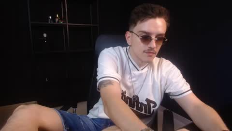 Snapshot of felixstark chatting on June 9, 2026, 4:35 am FelixStark online show from June 9, 2026, 4:35 am