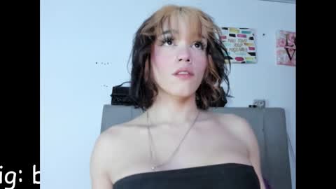 Snapshot of fem_boy6 chatting on January 6, 2025, 6:14 am fem_boy6 online show from January 6, 2025, 6:14 am