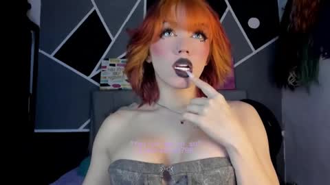 Snapshot of fem_boy6 chatting on November 27, 2025, 9:11 am fem_boy6 online show from November 27, 2025, 9:11 am