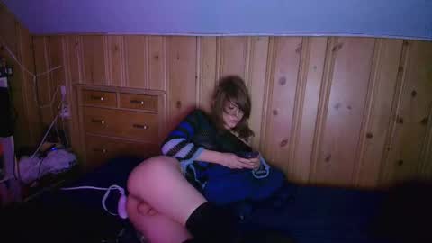 Snapshot of femboyflowers chatting on December 21, 2025, 5:58 am femboyflowers online show from December 21, 2025, 5:58 am