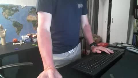 femdomsubby online show from December 22, 2024, 8:27 am