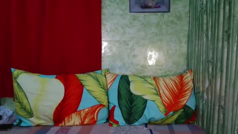 feminine_tsx online show from January 7, 2025, 10:22 am