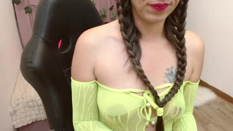 Alejandra online show from February 5, 2025, 6:13 am