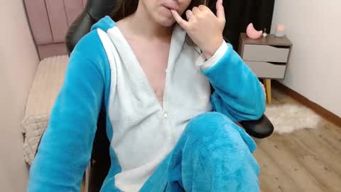 Alejandra online show from March 7, 2025, 8:45 am