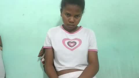 fenou122745 online show from October 3, 2025, 5:15 am