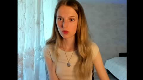 Snapshot of feralberry_dina chatting on July 3, 2026, 12:00 pm Dana online show from July 3, 2026, 12:00 pm