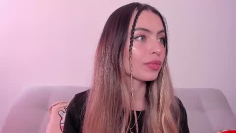 fernanda  online show from July 4, 2026, 5:08 pm