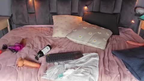 FERNANDA BROWN  online show from March 8, 2026, 2:04 am