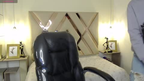 Snapshot of ferphoenix_ chatting on December 31, 2024, 3:45 am FER PHOENIX online show from December 31, 2024, 3:45 am