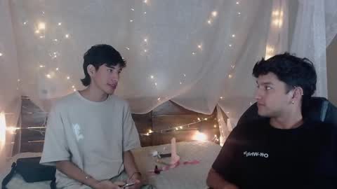 Snapshot of ferphoenix_ chatting on January 11, 2025, 4:06 am FER PHOENIX online show from January 11, 2025, 4:06 am