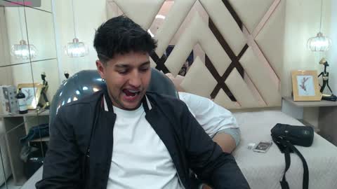 Snapshot of ferphoenix_ chatting on January 28, 2025, 3:57 am FER PHOENIX online show from January 28, 2025, 3:57 am