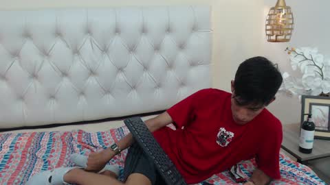 Snapshot of ferphoenix_ chatting on February 3, 2025, 9:30 am FER PHOENIX online show from February 3, 2025, 9:30 am