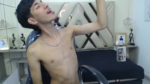 Snapshot of ferphoenix_ chatting on February 6, 2025, 3:27 am FER PHOENIX online show from February 6, 2025, 3:27 am