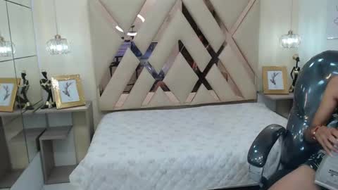 Snapshot of ferphoenix_ chatting on February 10, 2025, 6:31 am FER PHOENIX online show from February 10, 2025, 6:31 am