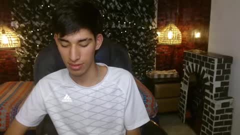 Snapshot of ferphoenix_ chatting on February 11, 2025, 6:40 am FER PHOENIX online show from February 11, 2025, 6:40 am