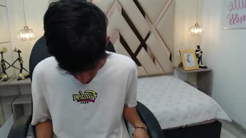 Snapshot of ferphoenix_ chatting on February 15, 2025, 4:03 am FER PHOENIX online show from February 15, 2025, 4:03 am