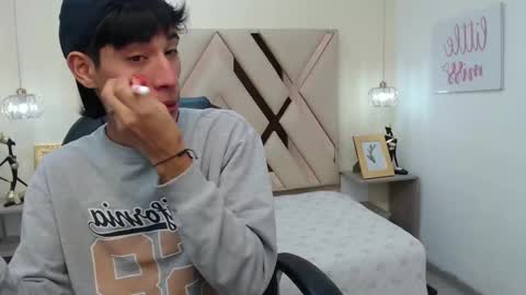 Snapshot of ferphoenix_ chatting on February 20, 2025, 3:45 am FER PHOENIX online show from February 20, 2025, 3:45 am