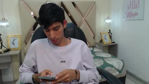 Snapshot of ferphoenix_ chatting on February 28, 2025, 3:48 am FER PHOENIX online show from February 28, 2025, 3:48 am