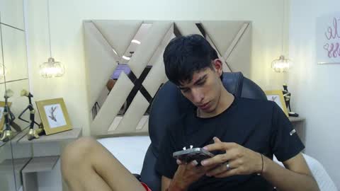 Snapshot of ferphoenix_ chatting on March 11, 2025, 3:16 am FER PHOENIX online show from March 11, 2025, 3:16 am